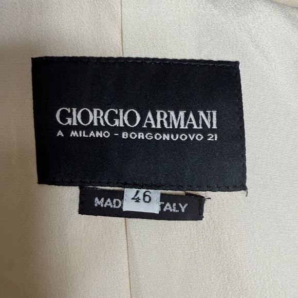 Giorgio Armani Ivory Cream Blazer with shoulder pads -cp - Picture 10 of 11
